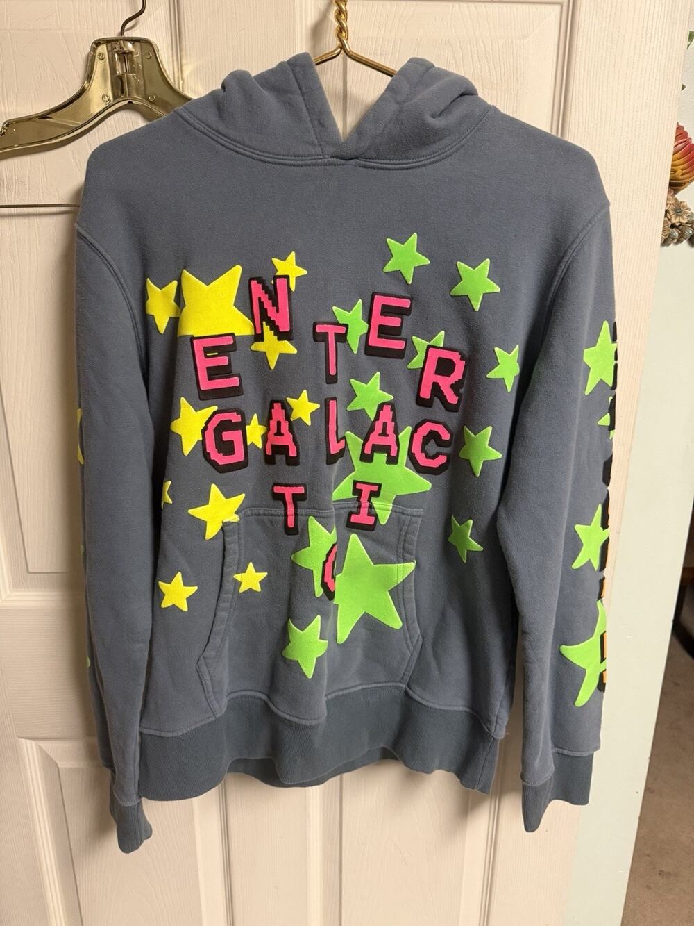 Entergalactic Kid Cudi Hoodie Adults Medium Gray Graphic Fleece SUPCABLE 40w